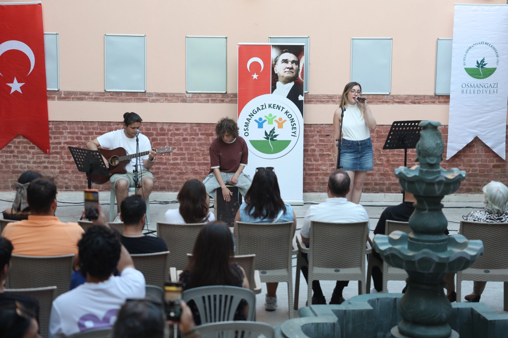 Bursa Osmangazi Gen&ccedil;lik Meclisi yeni d&ouml;neme konserle başladı